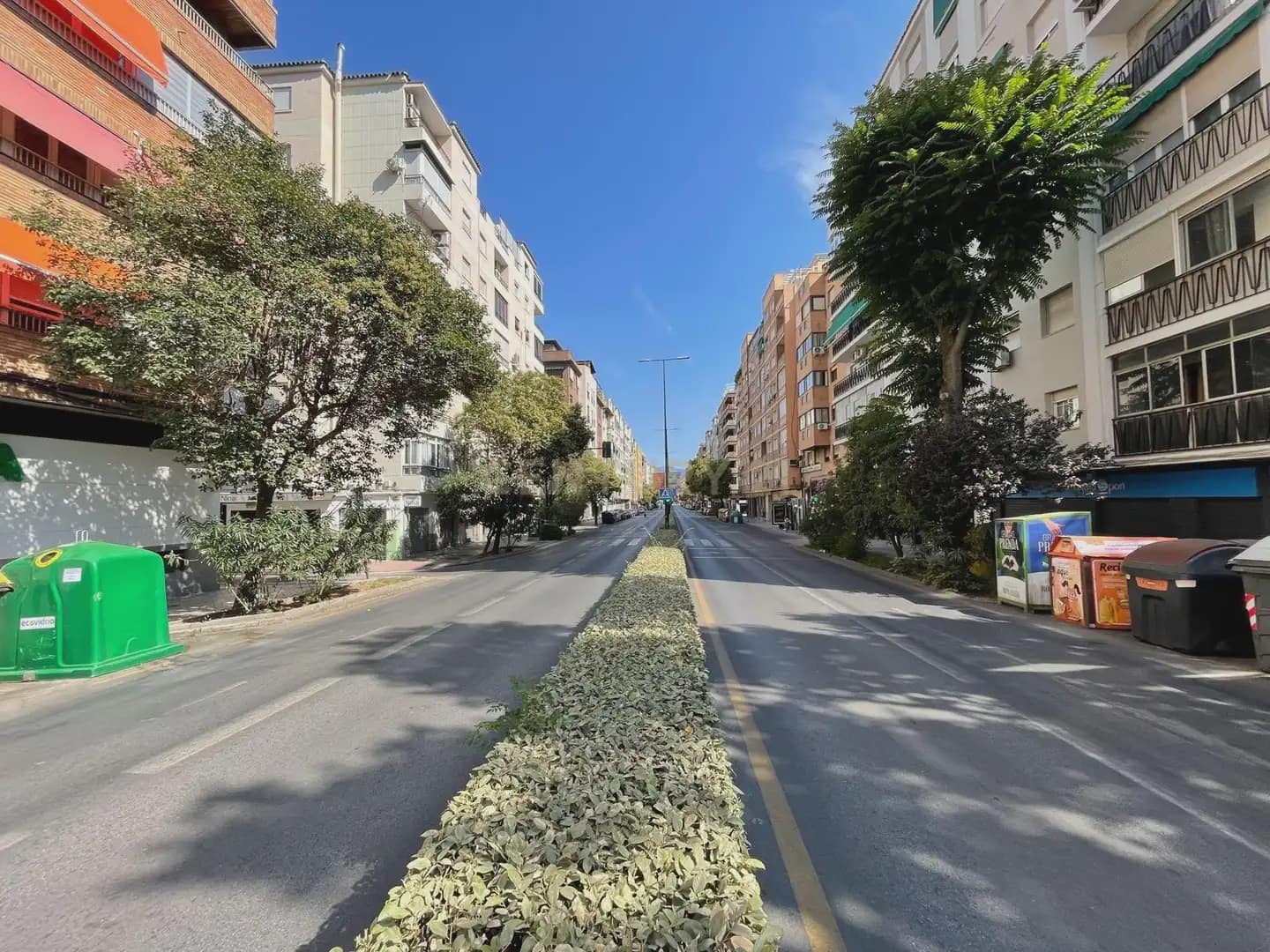 4 soverom Leilighet til leie i Granada by - € 1 250 (Ref: 9946622)