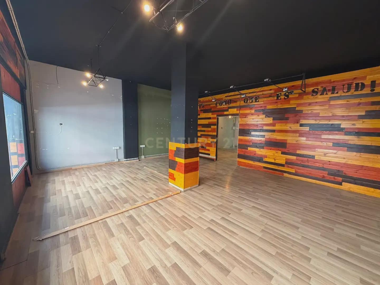 Commercieel te huur in Granada stad - € 1.000 (Ref: 9953249)