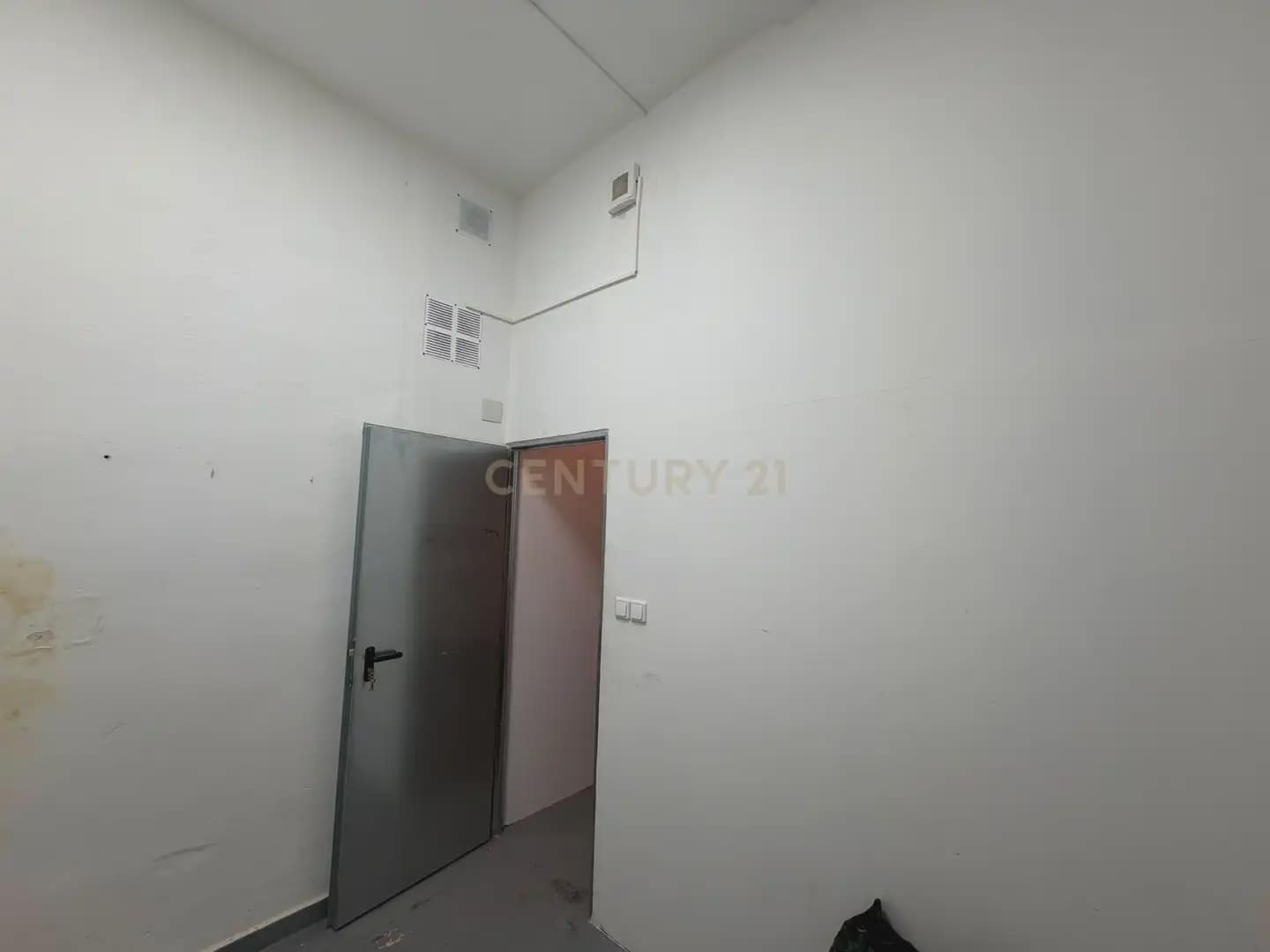 Commercieel te huur in Granada stad - € 1.000 (Ref: 9953249)
