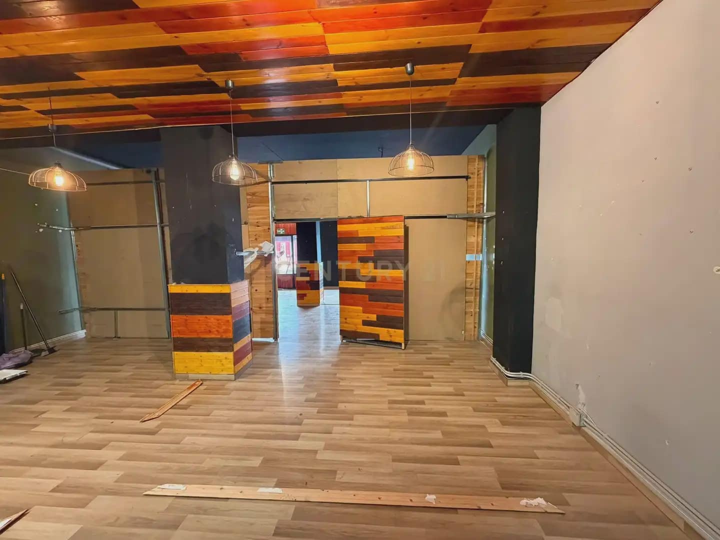 Commercieel te huur in Granada stad - € 1.000 (Ref: 9953249)