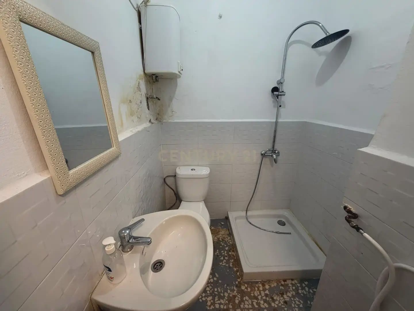 Commercieel te huur in Granada stad - € 1.000 (Ref: 9953249)