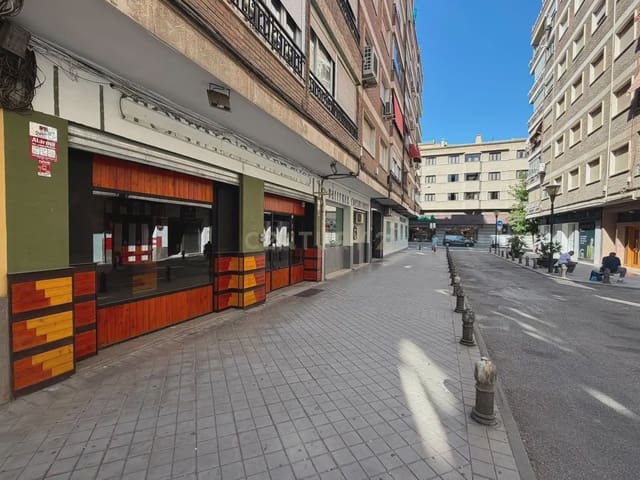 Commercieel te huur in Camino de Ronda - Rosaleda, Granada stad - € 1.000 (Ref: 9953249)