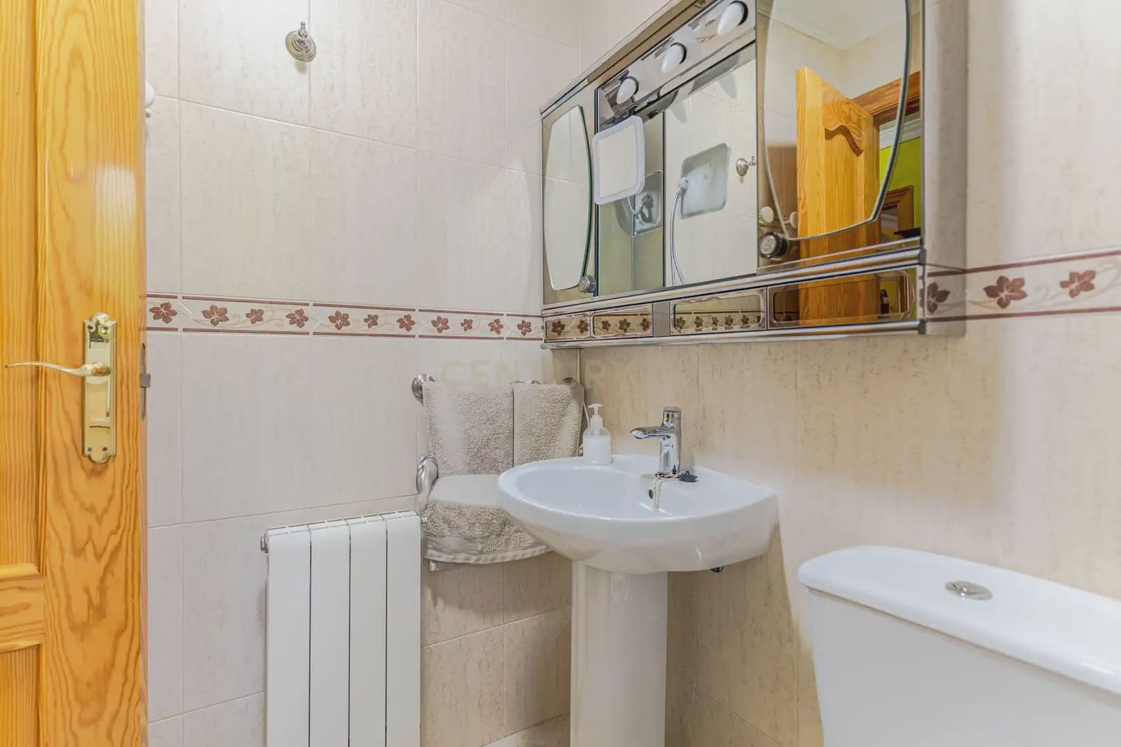 3 soverom Hus til salgs i Churriana de la Vega med svømmebasseng - € 360 000 (Ref: 9956341)