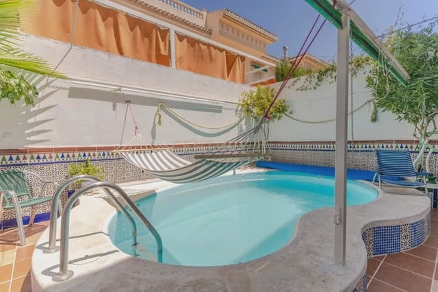 3 soveværelse Byhus til salg i Churriana de la Vega med swimmingpool - € 360.000 (Ref: 9956341)
