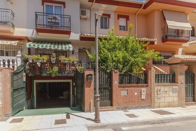 3 soveværelse Byhus til salg i Churriana de la Vega med swimmingpool - € 360.000 (Ref: 9956341)