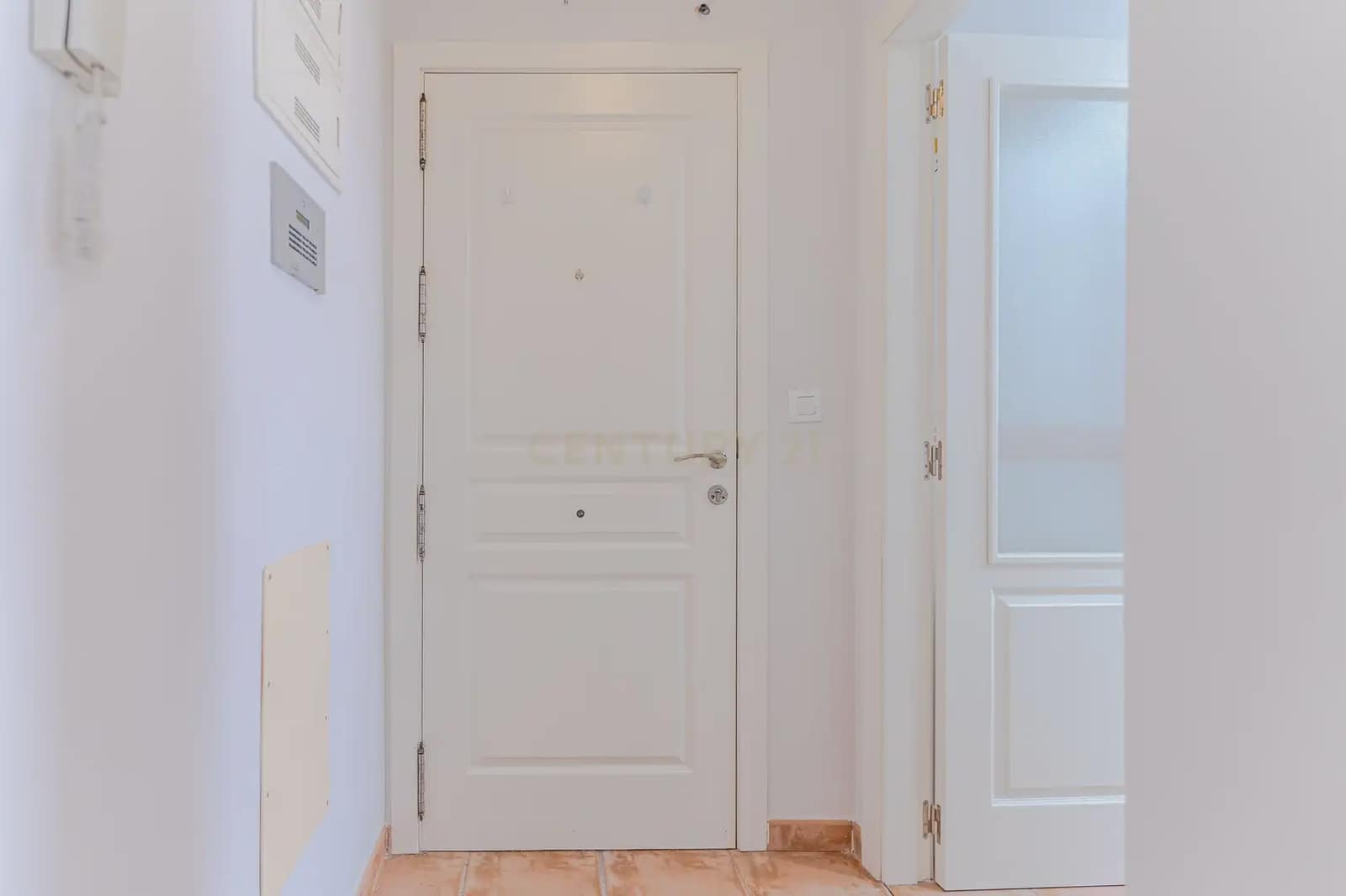 1 bedroom Apartment for sale in Velez de Benaudalla with pool - € 115,000 (Ref: 9965567)