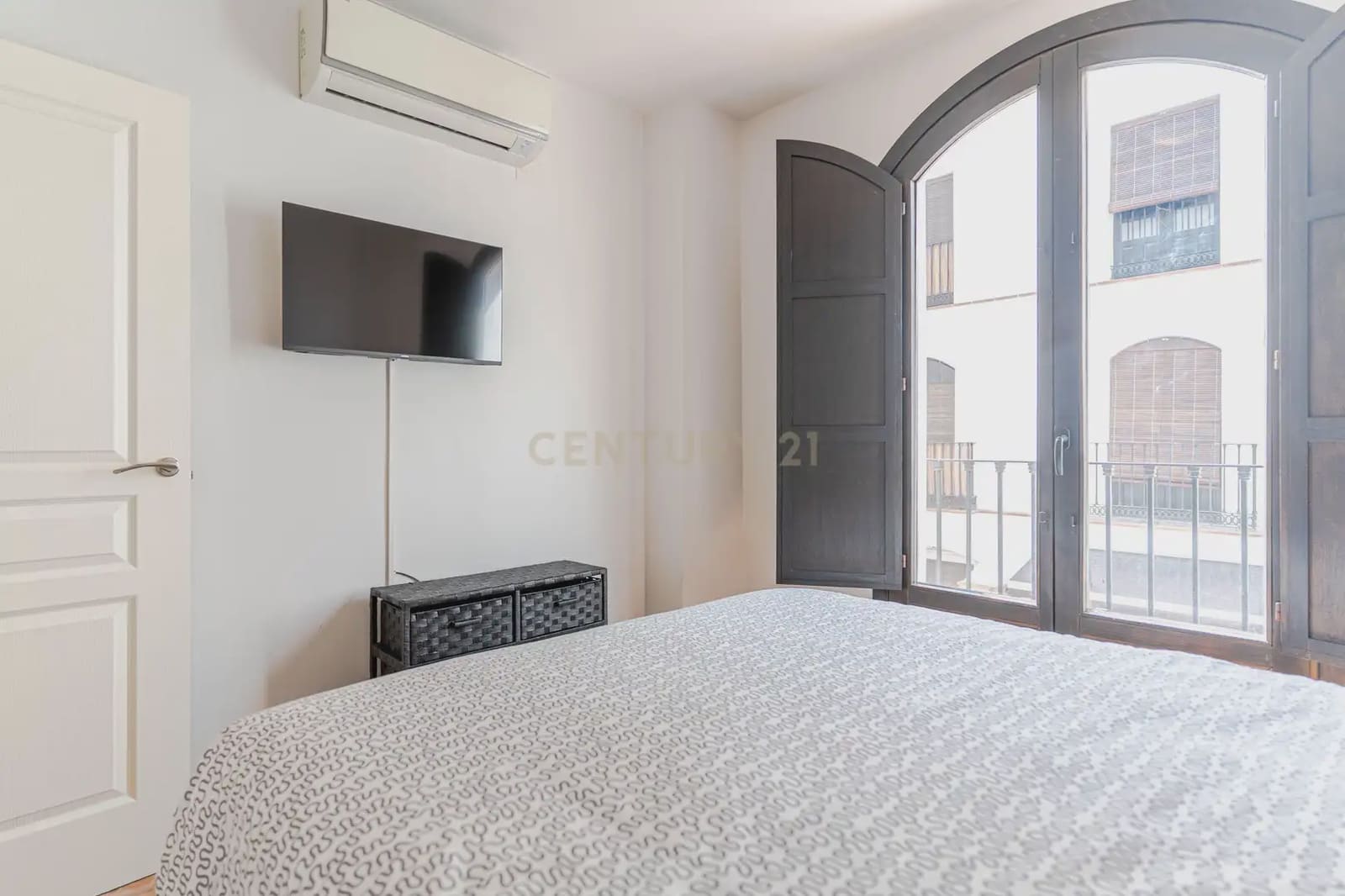 1 bedroom Apartment for sale in Velez de Benaudalla with pool - € 115,000 (Ref: 9965567)