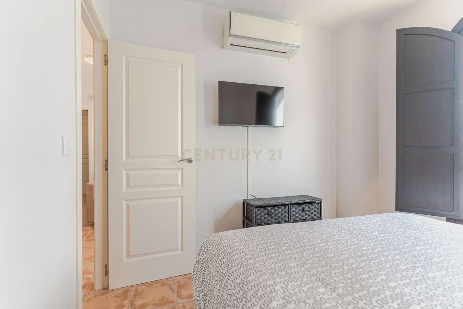 1 bedroom Apartment for sale in Velez de Benaudalla with pool - € 115,000 (Ref: 9965567)