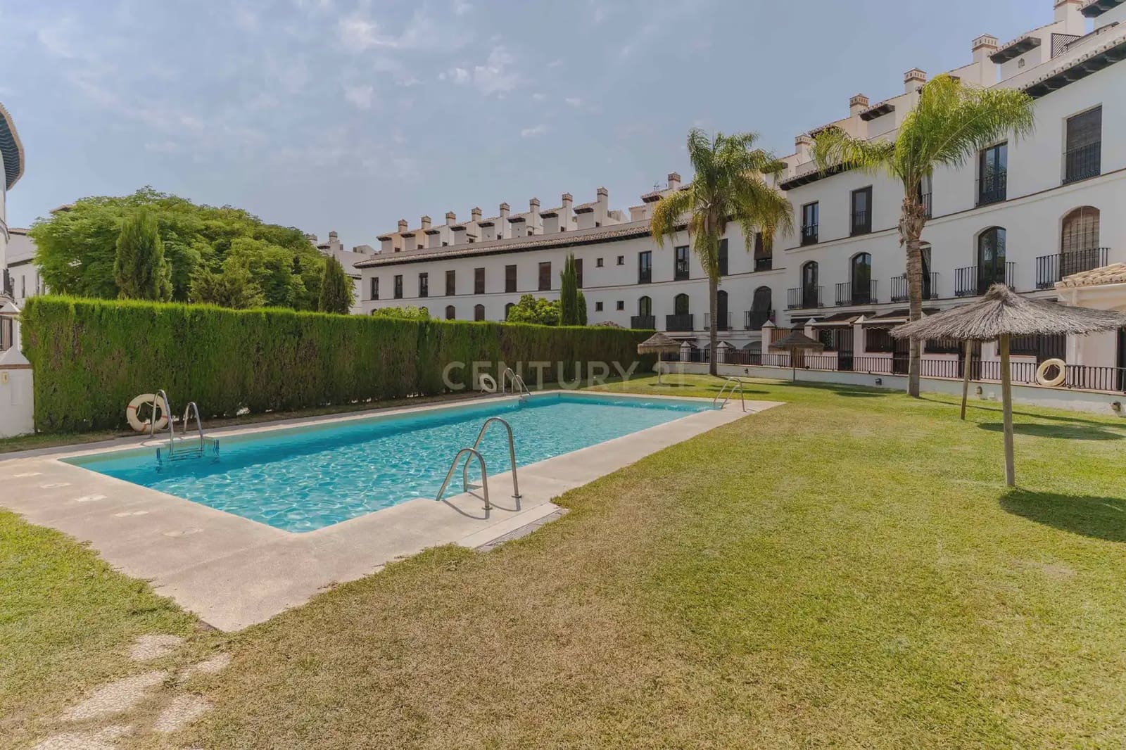 1 bedroom Apartment for sale in Velez de Benaudalla with pool - € 115,000 (Ref: 9965567)