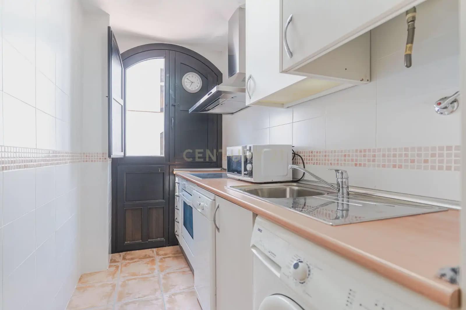 1 bedroom Apartment for sale in Velez de Benaudalla with pool - € 115,000 (Ref: 9965567)