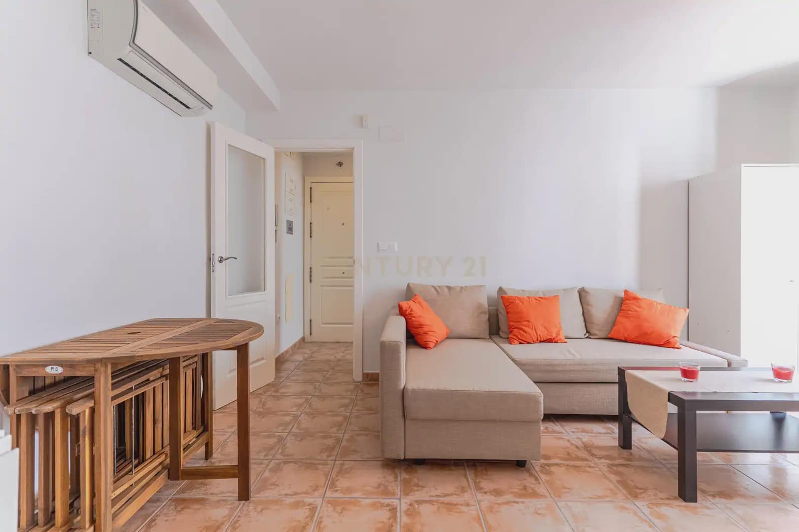 1 bedroom Apartment for sale in Velez de Benaudalla with pool - € 115,000 (Ref: 9965567)