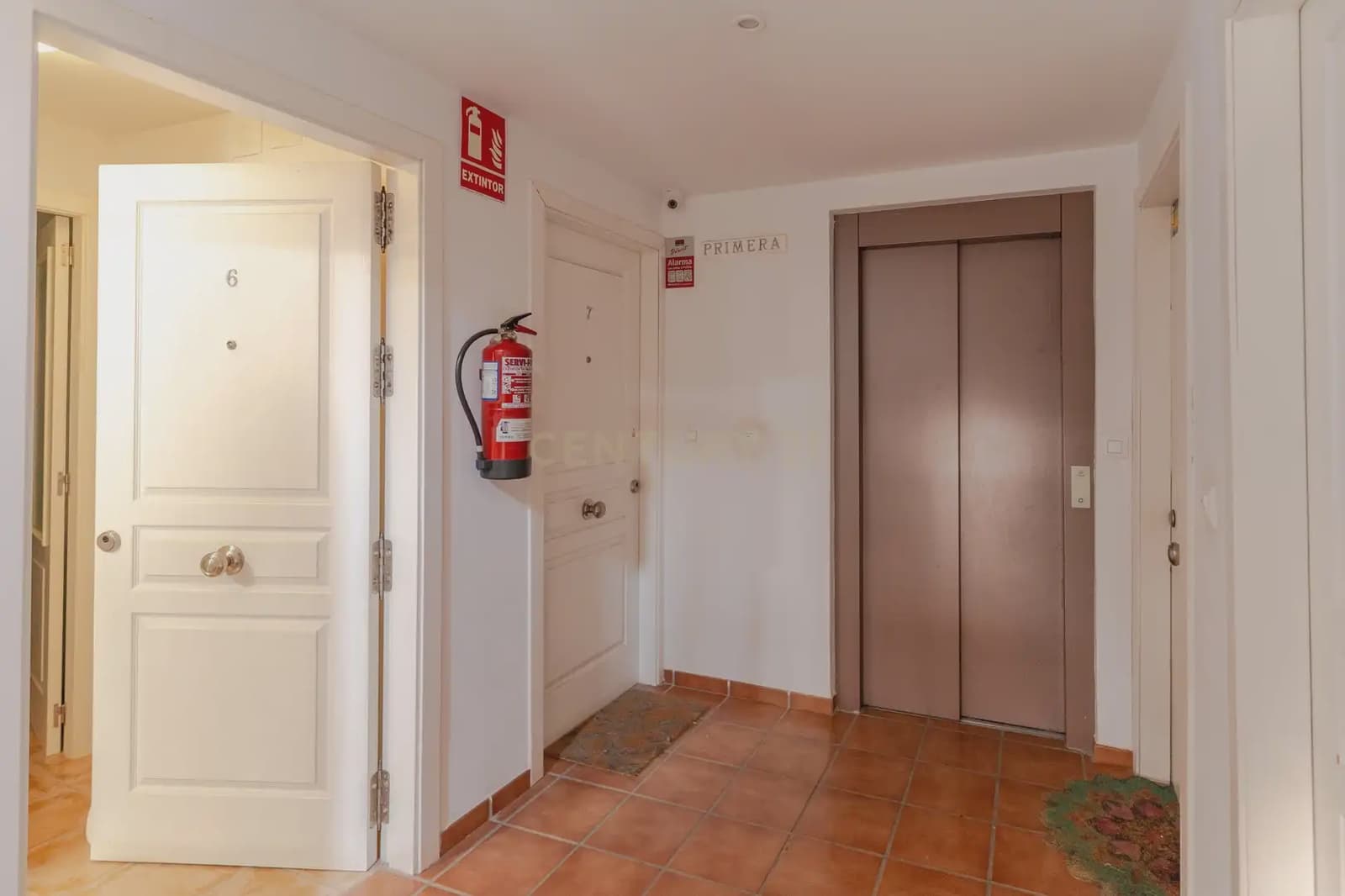 1 bedroom Apartment for sale in Velez de Benaudalla with pool - € 115,000 (Ref: 9965567)