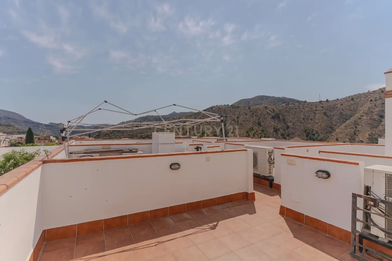 1 bedroom Apartment for sale in Velez de Benaudalla with pool - € 115,000 (Ref: 9965567)