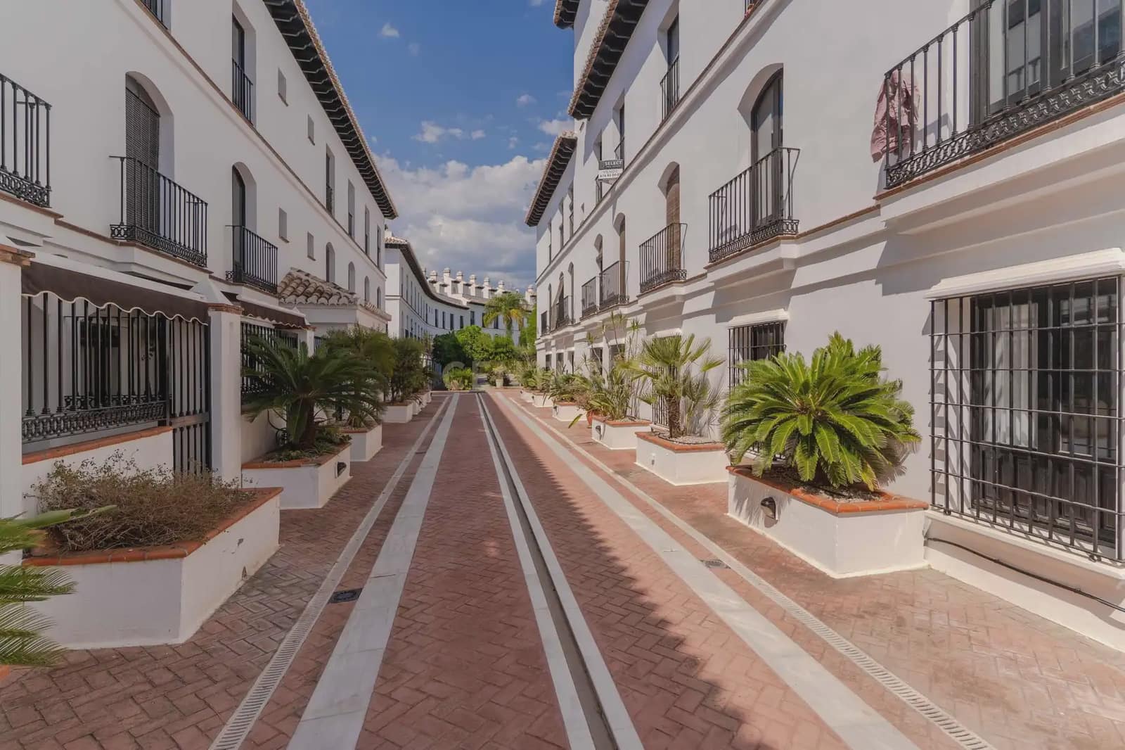 1 bedroom Apartment for sale in Velez de Benaudalla with pool - € 115,000 (Ref: 9965567)