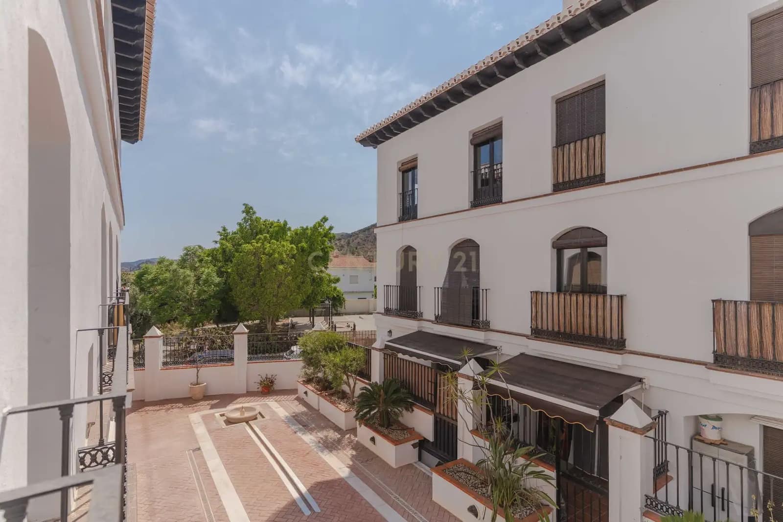 1 bedroom Apartment for sale in Velez de Benaudalla with pool - € 115,000 (Ref: 9965567)