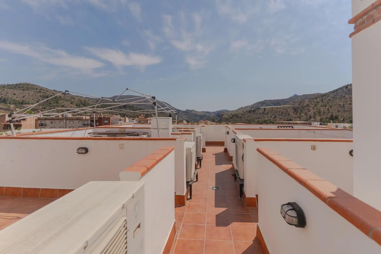 1 bedroom Apartment for sale in Velez de Benaudalla with pool - € 115,000 (Ref: 9965567)