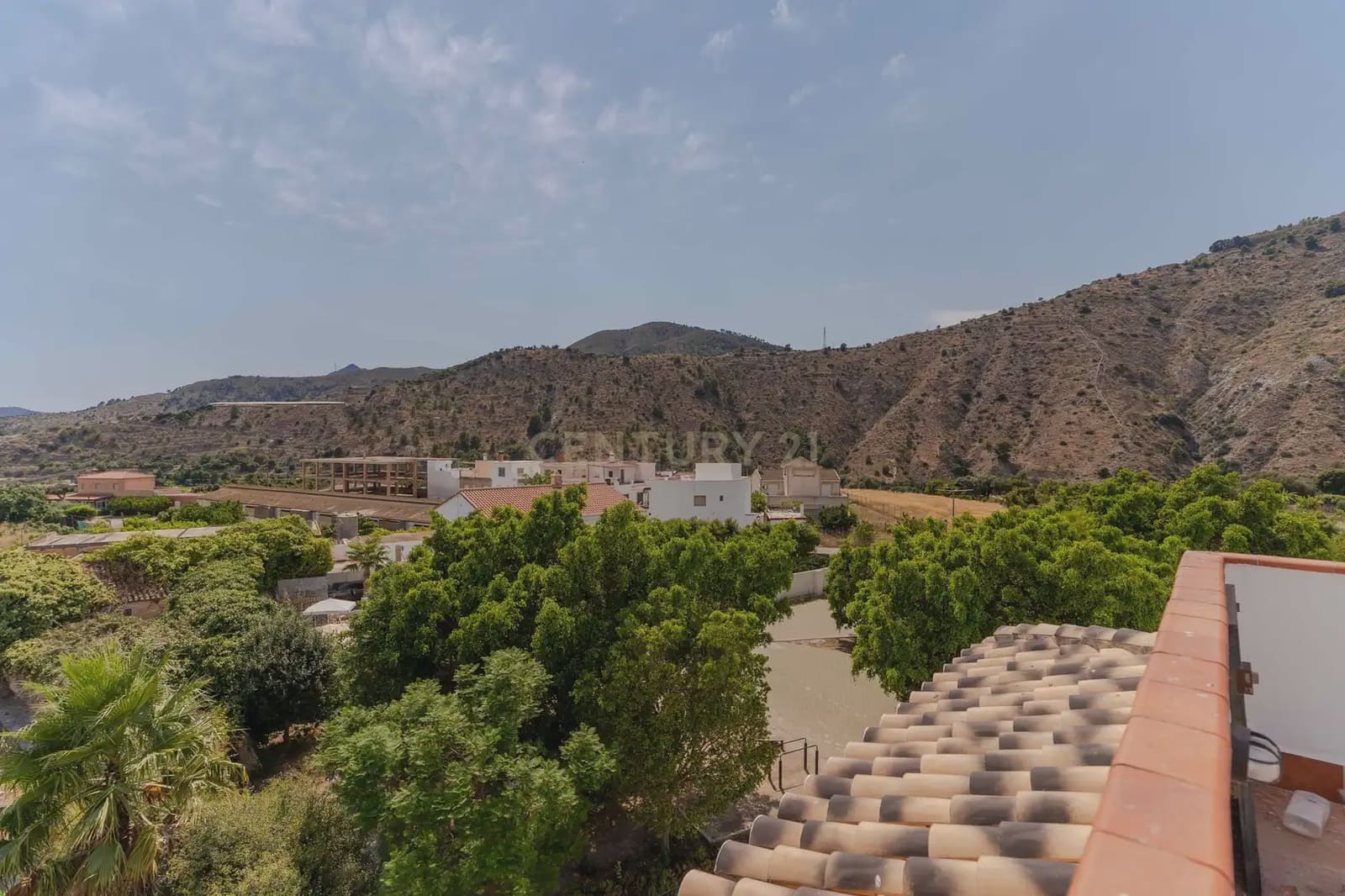 1 bedroom Apartment for sale in Velez de Benaudalla with pool - € 115,000 (Ref: 9965567)