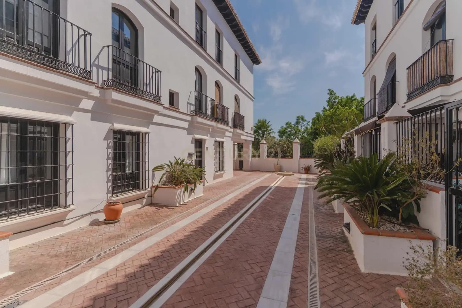 1 bedroom Apartment for sale in Velez de Benaudalla with pool - € 115,000 (Ref: 9965567)