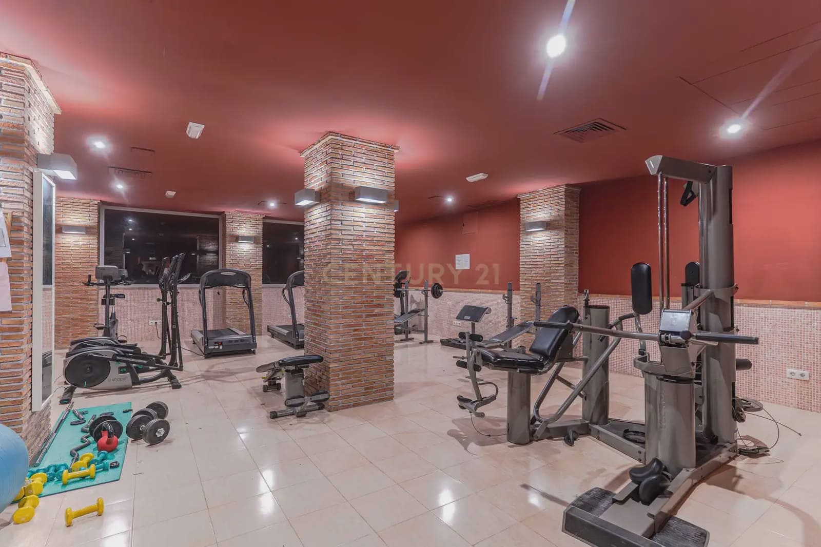 1 bedroom Apartment for sale in Velez de Benaudalla with pool - € 115,000 (Ref: 9965567)