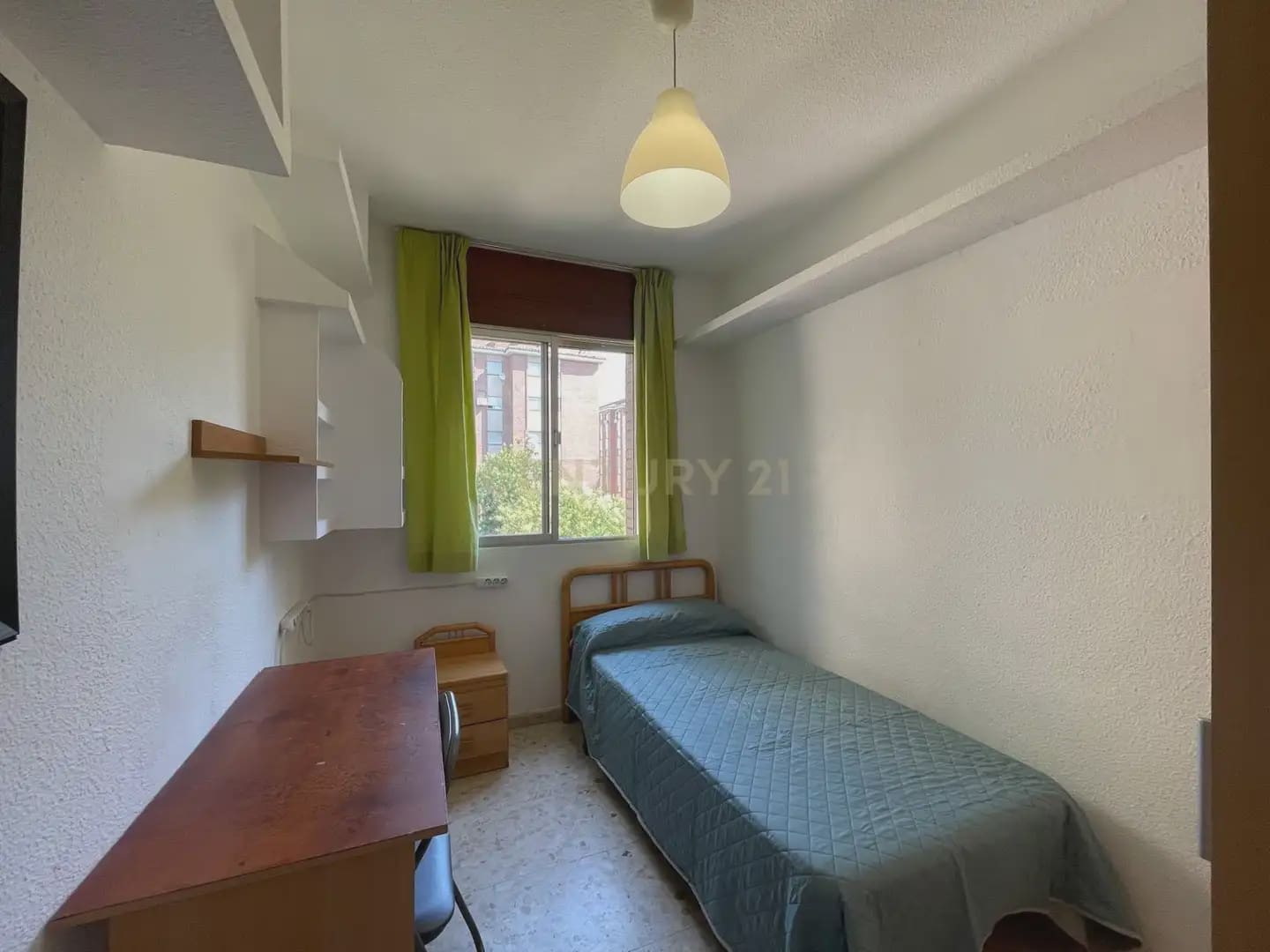 4 sovrum Lägenhet att hyra i Granada stad - 705 € (Ref: 9965813)