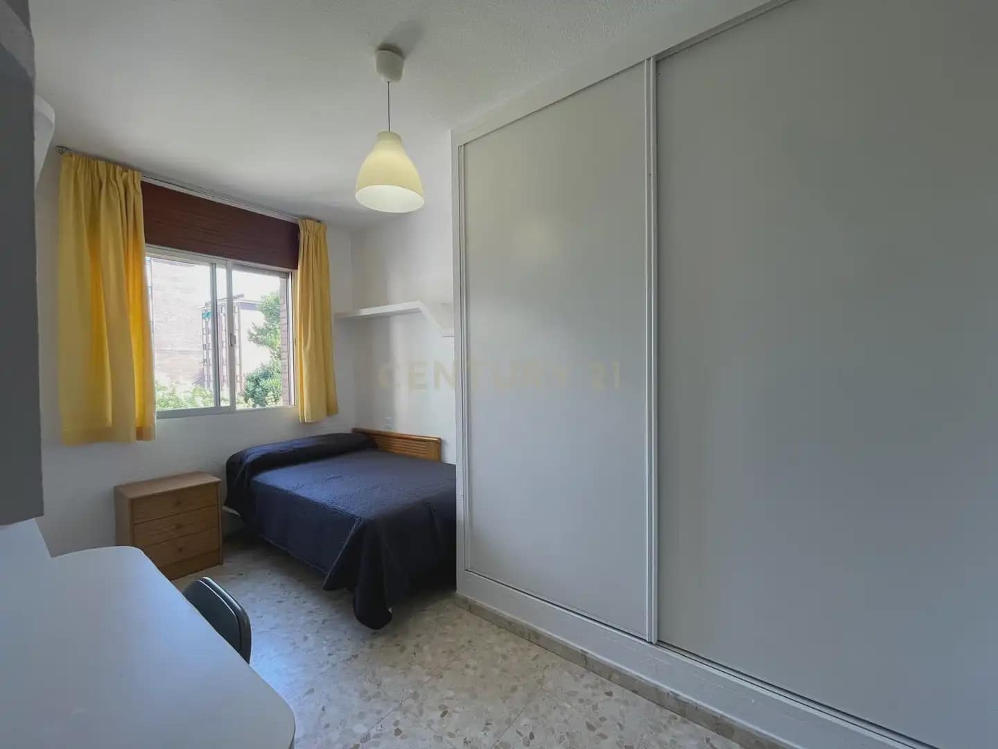4 sovrum Lägenhet att hyra i Granada stad - 705 € (Ref: 9965813)