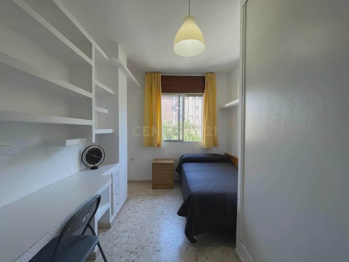 4 sovrum Lägenhet att hyra i Granada stad - 705 € (Ref: 9965813)