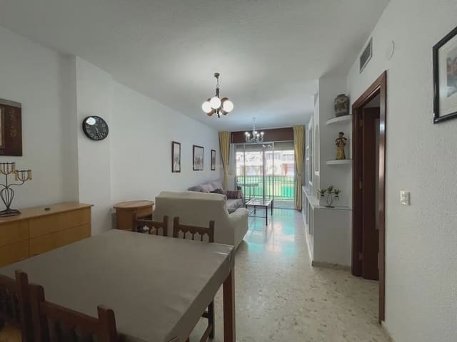 4 slaapkamer Flat te huur in Avda. Federico Garcia Lorca - Nueva Estación Autobuses, Granada stad - € 705 (Ref: 9965813)