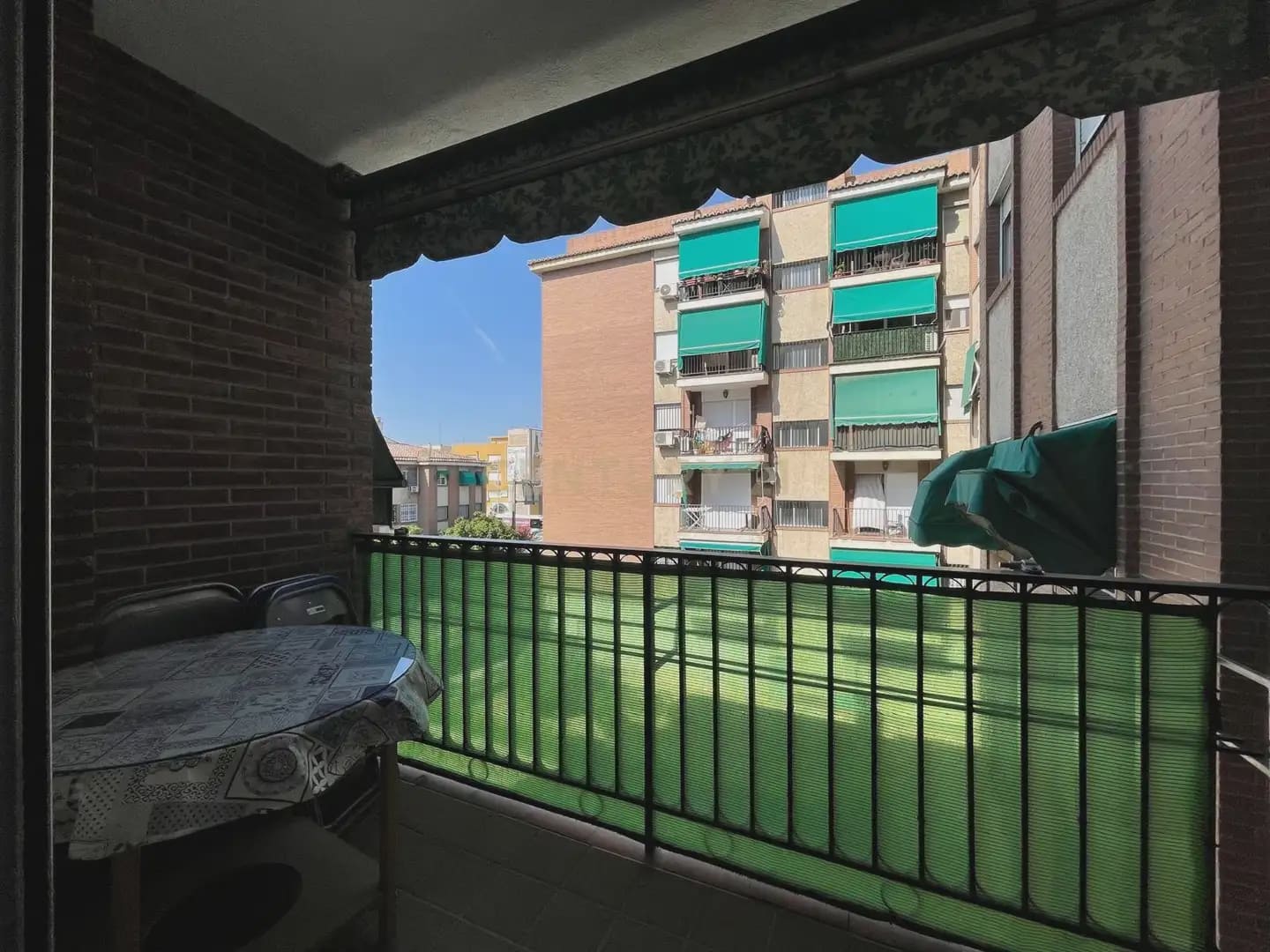 4 sovrum Lägenhet att hyra i Granada stad - 705 € (Ref: 9965813)
