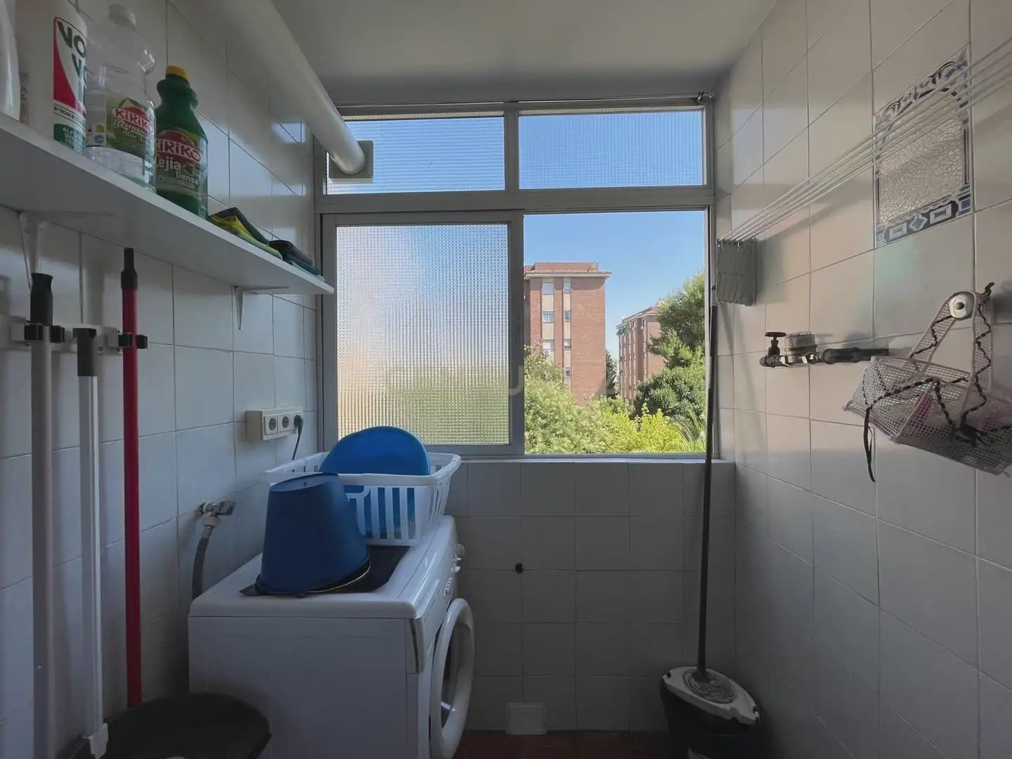 4 sovrum Lägenhet att hyra i Granada stad - 705 € (Ref: 9965813)