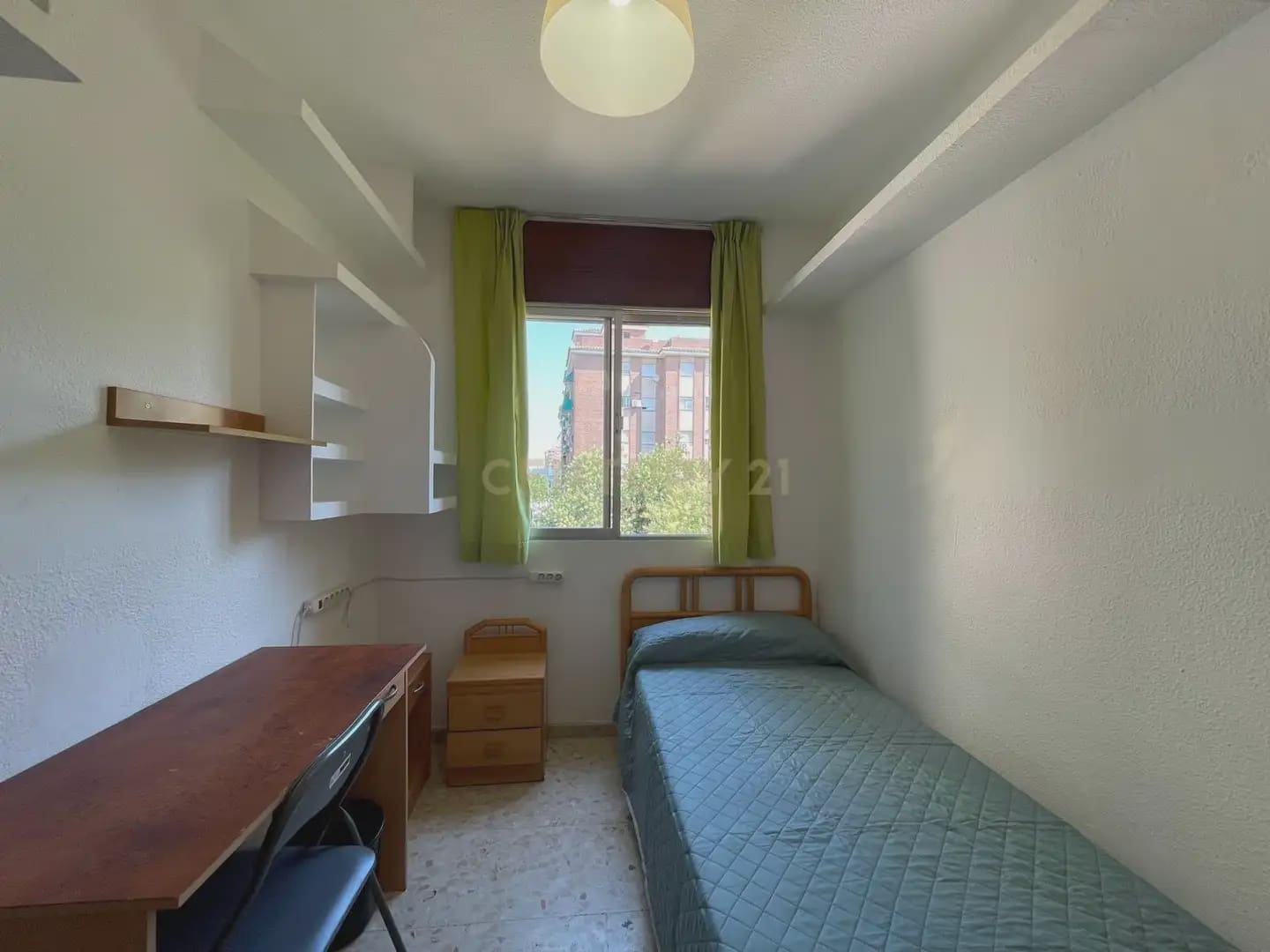 4 sovrum Lägenhet att hyra i Granada stad - 705 € (Ref: 9965813)