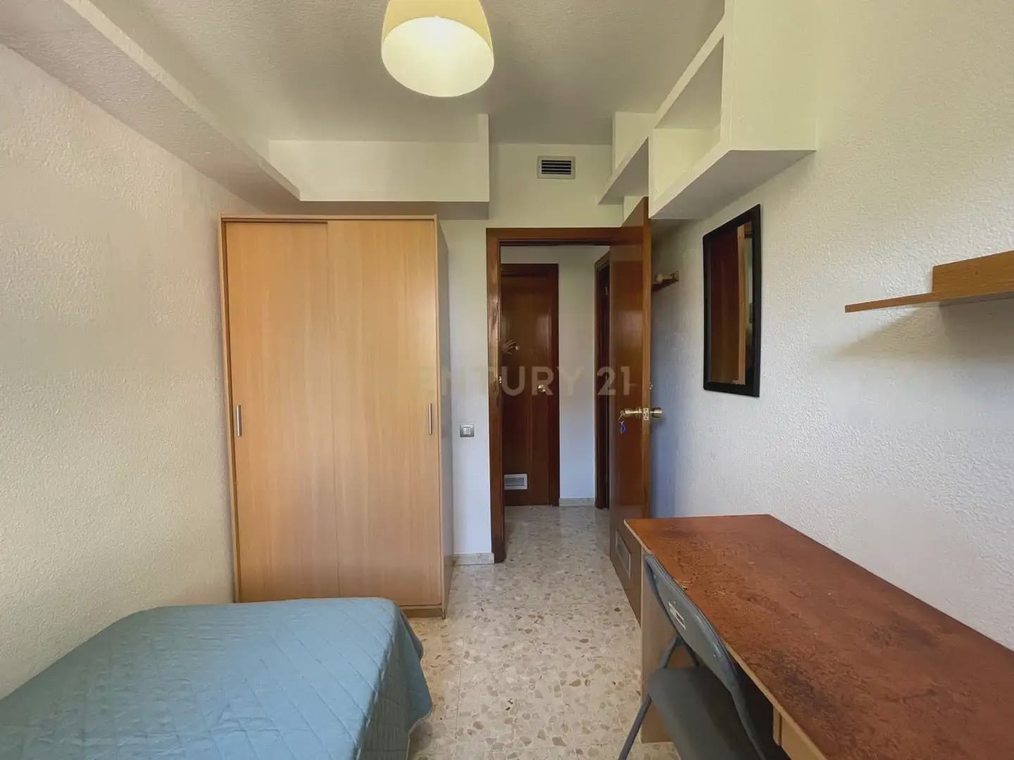 4 sovrum Lägenhet att hyra i Granada stad - 705 € (Ref: 9965813)
