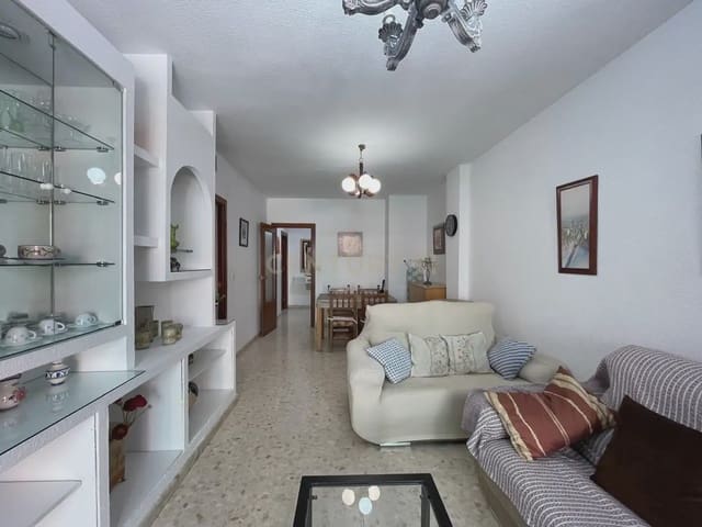 4 slaapkamer Flat te huur in Avda. Federico Garcia Lorca - Nueva Estación Autobuses, Granada stad - € 705 (Ref: 9965813)