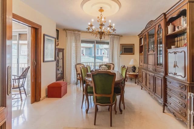 5 soverom Leilighet til salgs i Centro - Sagrario, Granada by - € 625 000 (Ref: 9965816)