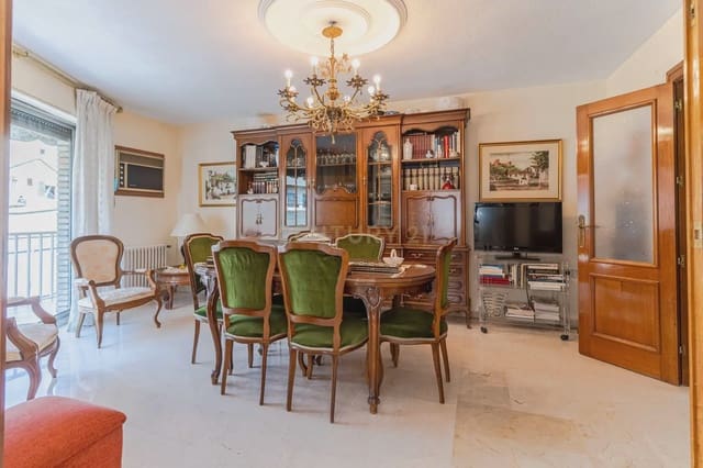 5 soverom Leilighet til salgs i Centro - Sagrario, Granada by - € 625 000 (Ref: 9965816)