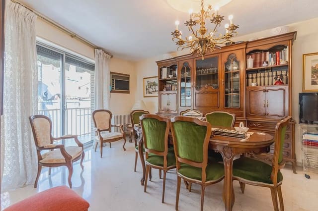 5 soverom Leilighet til salgs i Centro - Sagrario, Granada by - € 625 000 (Ref: 9965816)
