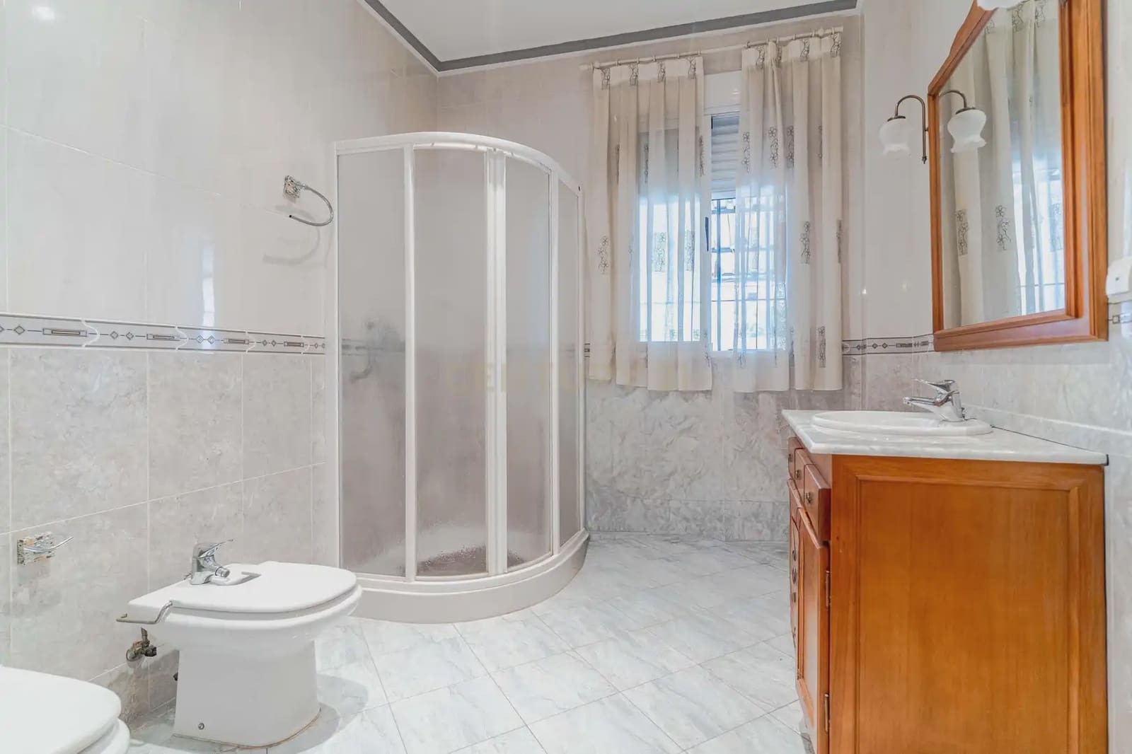 5 soveværelse Byhus til salg i Pinos Puente - € 190.000 (Ref: 9971756)
