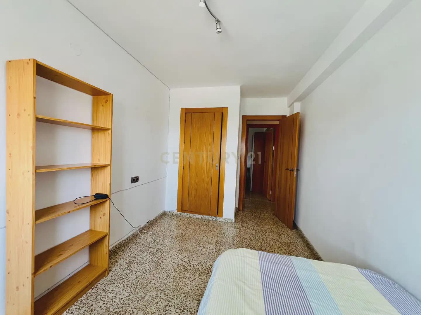 3 camera da letto Appartamento da affittare in Granada citta - 900 € (Rif: 9973999)