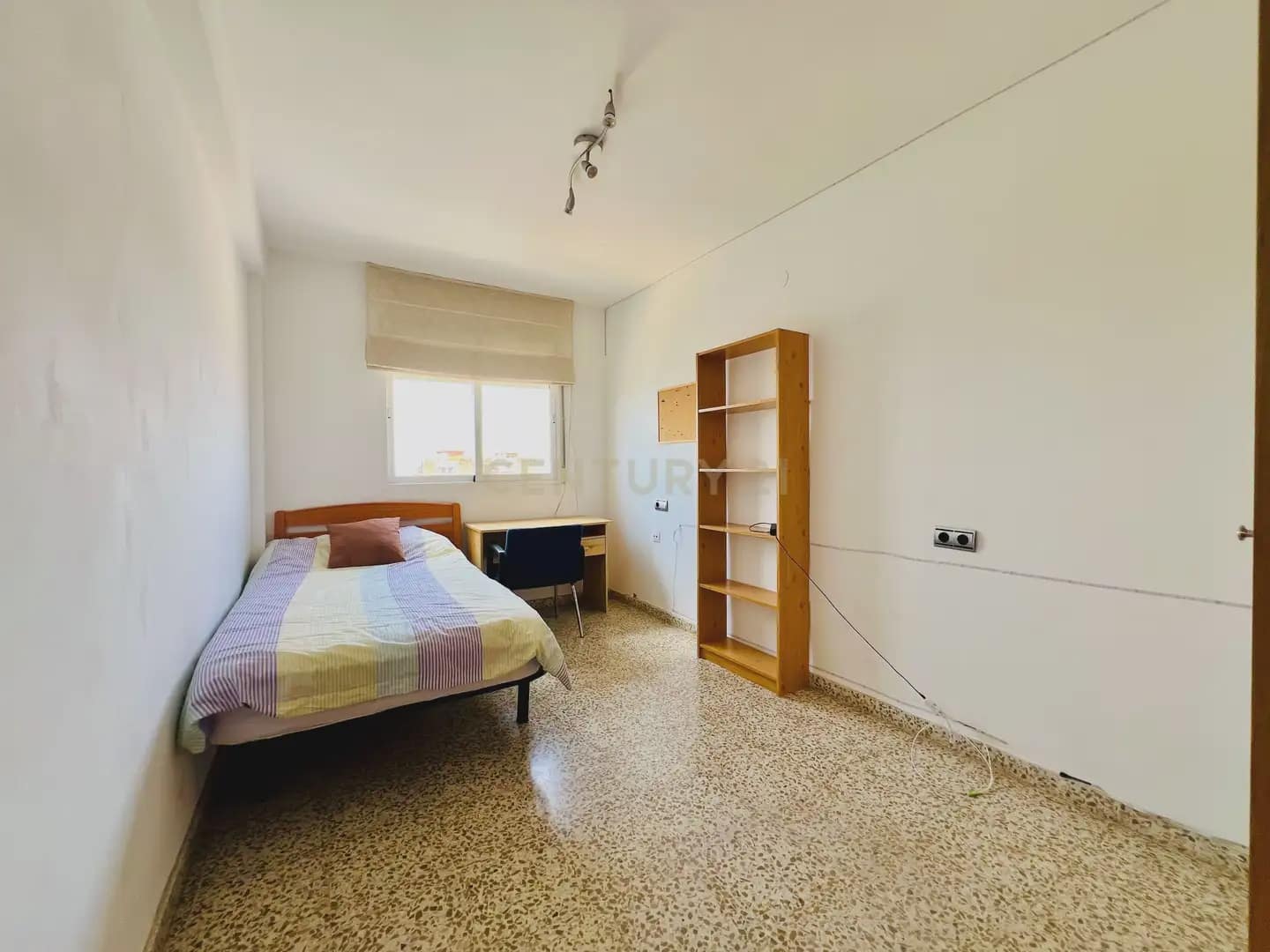 3 camera da letto Appartamento da affittare in Granada citta - 900 € (Rif: 9973999)