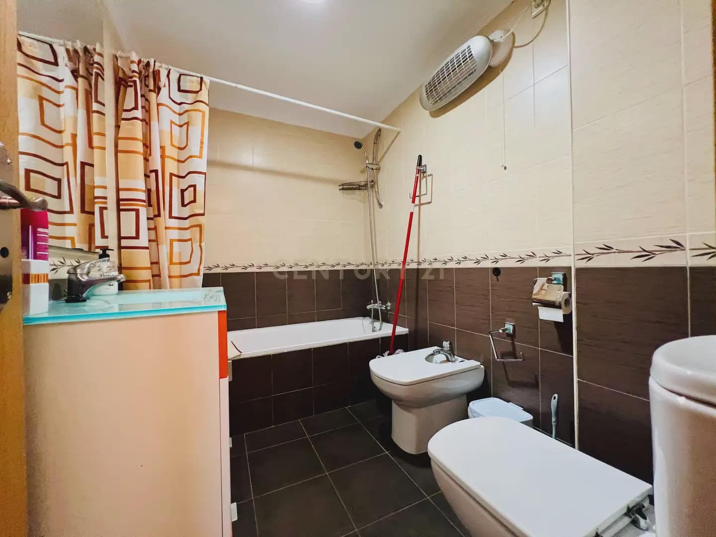 3 camera da letto Appartamento da affittare in Granada citta - 900 € (Rif: 9973999)