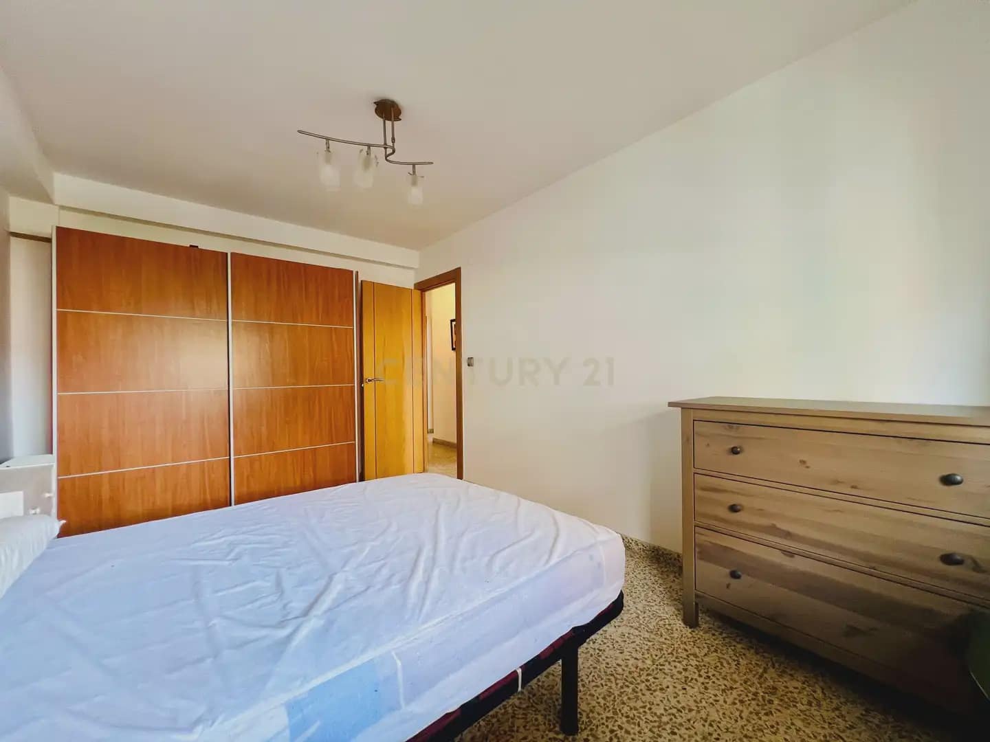 3 camera da letto Appartamento da affittare in Granada citta - 900 € (Rif: 9973999)