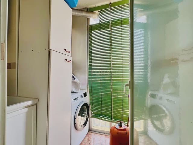 3 makuuhuone Asunto vuokrattavana paikassa Poligono Cartuja - La Paz, Granada kaupunki - 900 € (Ref: 9973999)