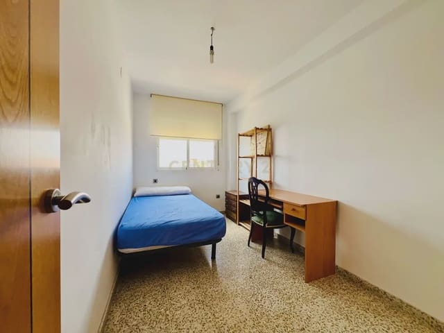 3 makuuhuone Asunto vuokrattavana paikassa Poligono Cartuja - La Paz, Granada kaupunki - 900 € (Ref: 9973999)