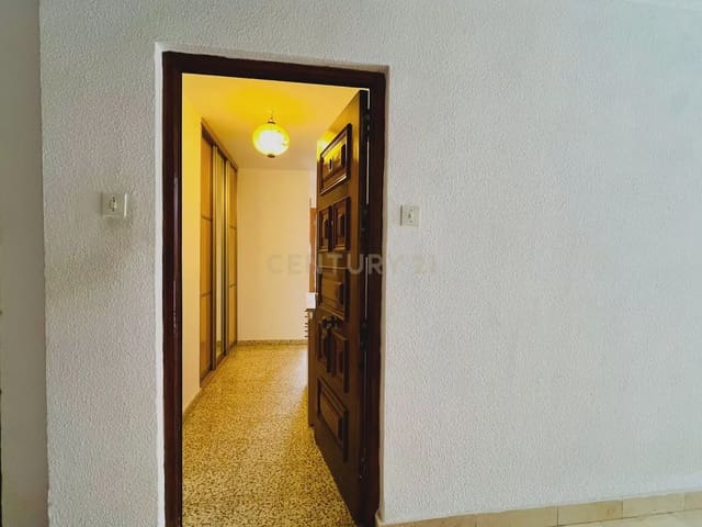 3 makuuhuone Asunto vuokrattavana paikassa Poligono Cartuja - La Paz, Granada kaupunki - 900 € (Ref: 9973999)