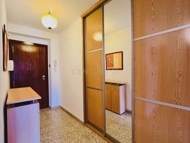 3 makuuhuone Asunto vuokrattavana paikassa Poligono Cartuja - La Paz, Granada kaupunki - 900 € (Ref: 9973999)