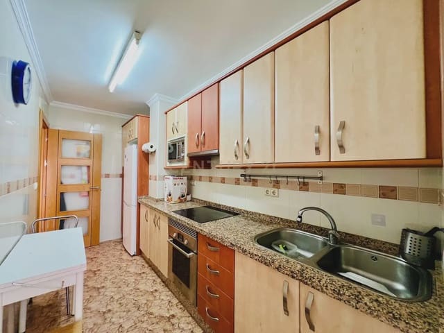 3 makuuhuone Asunto vuokrattavana paikassa Poligono Cartuja - La Paz, Granada kaupunki - 900 € (Ref: 9973999)