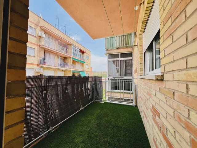 3 makuuhuone Asunto vuokrattavana paikassa Poligono Cartuja - La Paz, Granada kaupunki - 900 € (Ref: 9973999)