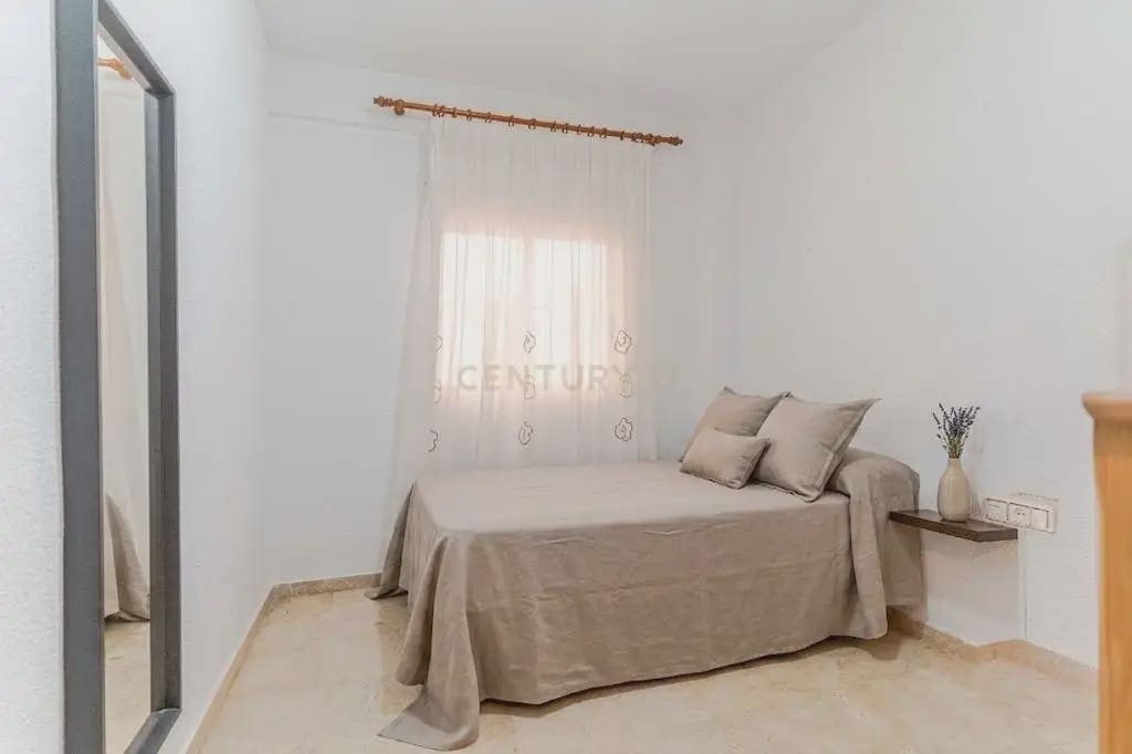 3 slaapkamer Flat te koop in Granada stad - € 170.000 (Ref: 9975973)