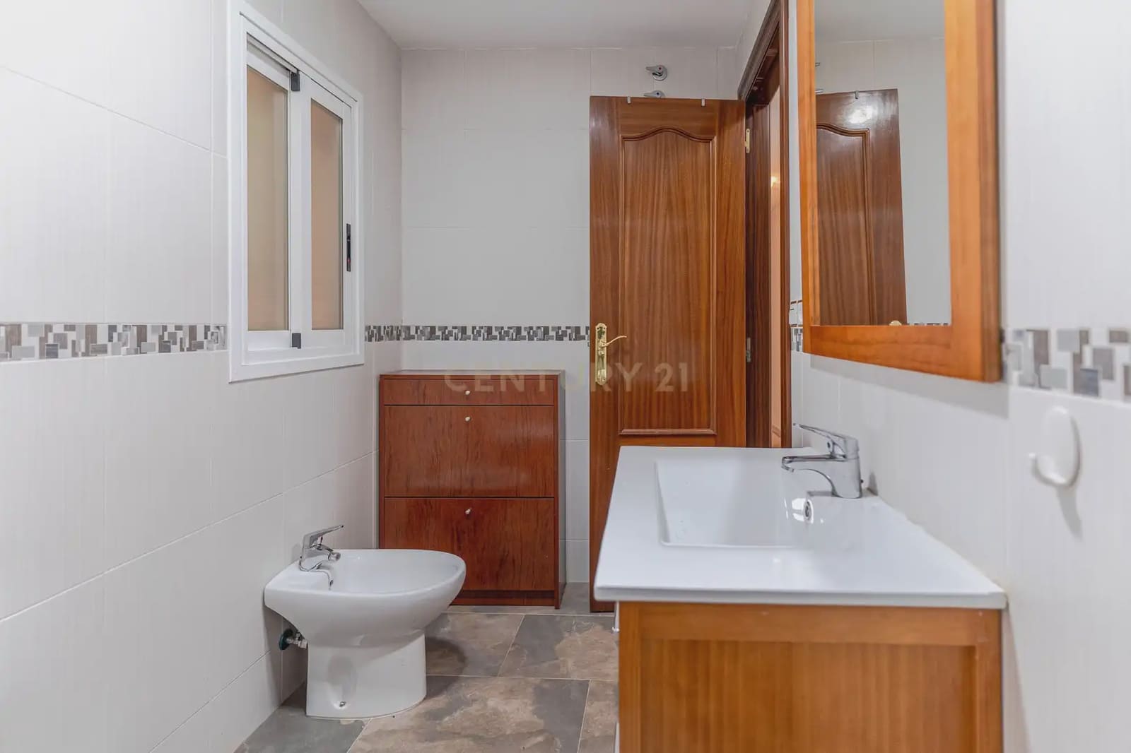 3 slaapkamer Flat te koop in Granada stad - € 170.000 (Ref: 9975973)