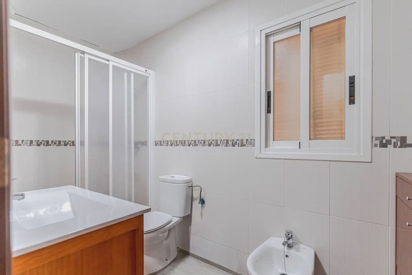 3 slaapkamer Flat te koop in Granada stad - € 170.000 (Ref: 9975973)
