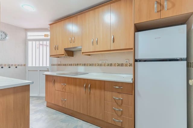 3 slaapkamer Flat te koop in Zaidin, Granada stad - € 170.000 (Ref: 9975973)